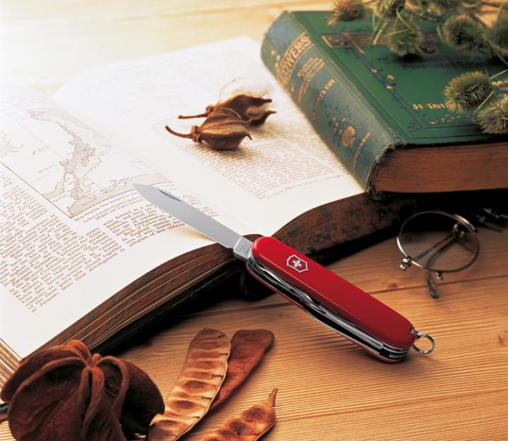 Victorinox švicarski žepni nož Climber, rdeč (1.3703)